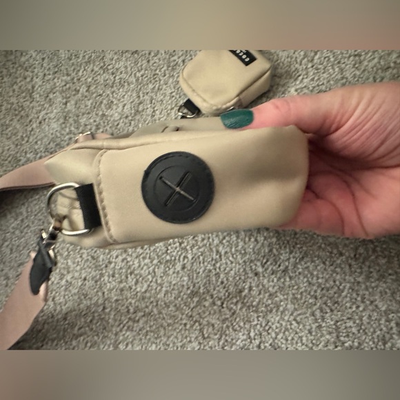 cocopup London 🤎 - Dog Walking Caramel Latte Bag - Picture 5 of 9